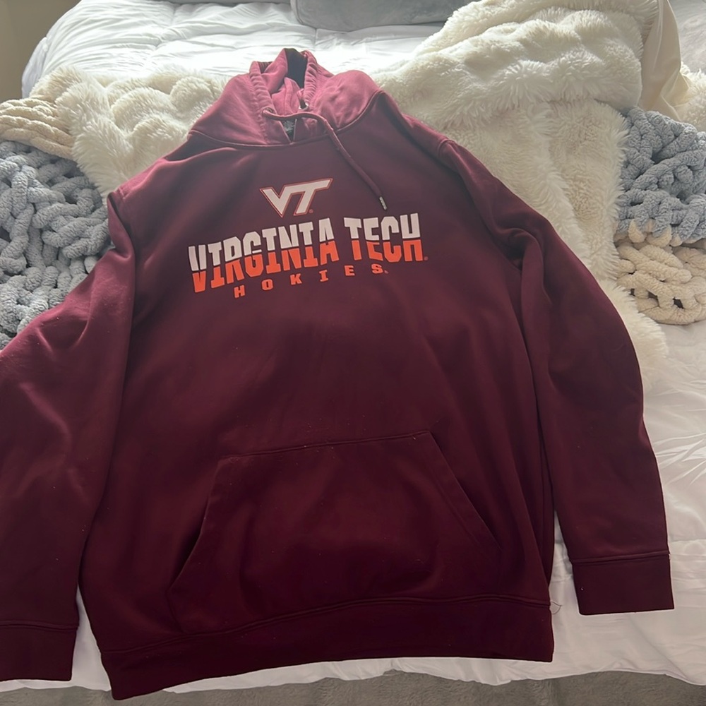 Size L Virginia Tech hoodie comfy